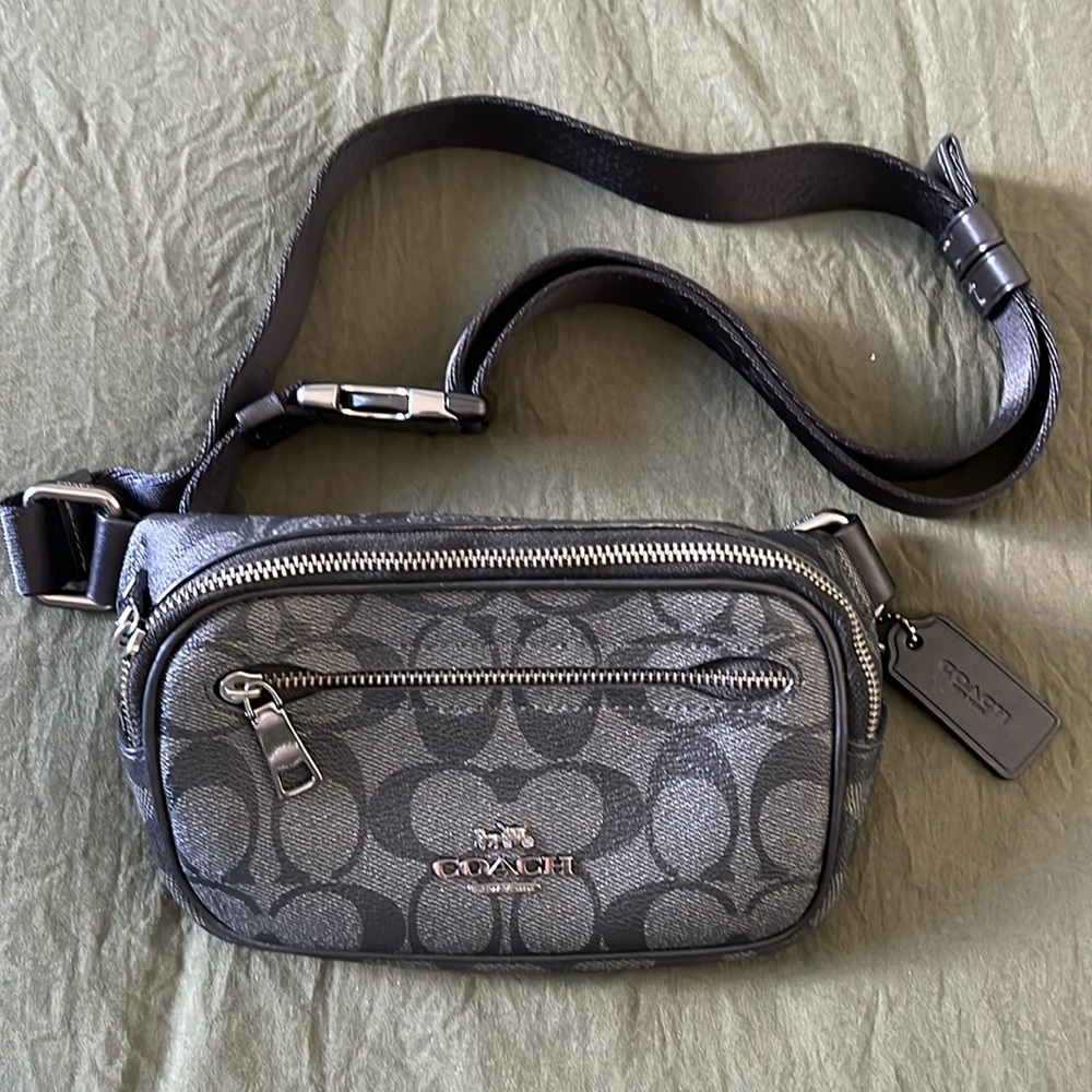 Coach | Elias Mini Belt Bag in Signature Canvas